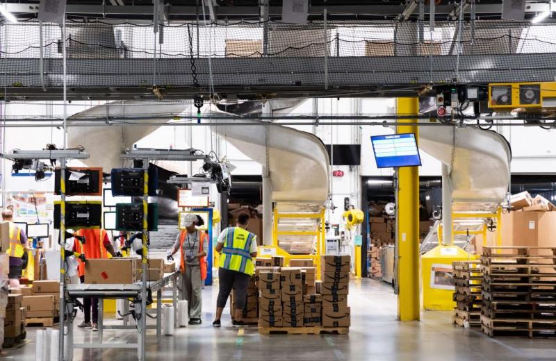 Amazon перетворює супермаркети на склади