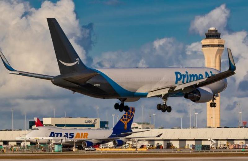 Amazon починає вибраковувати вантажні літаки