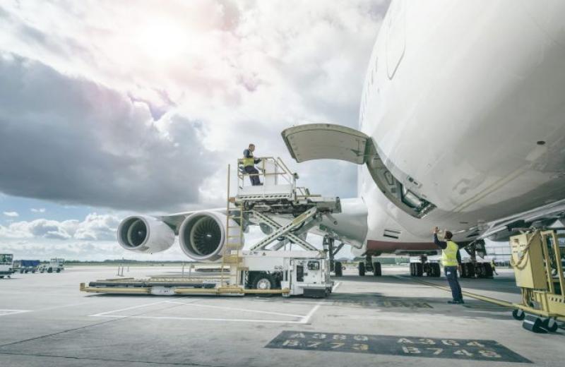 Експерти прогнозують підвищення тарифів на вантажні авіаперевезення через активізацію електронної торгівлі
