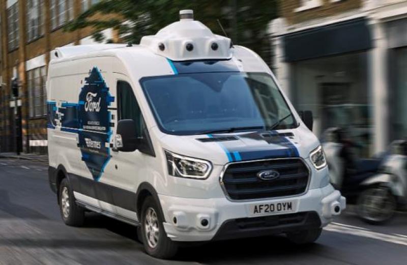 Hermes і Ford хочуть налагодити доставку на автономних авто у Великій Британії