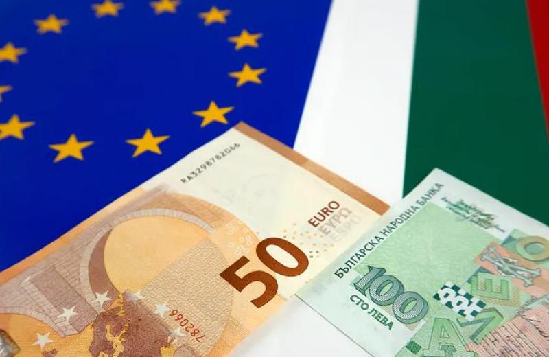 Болгарія першою в ЄС хоче запровадити дві паралельні валюти