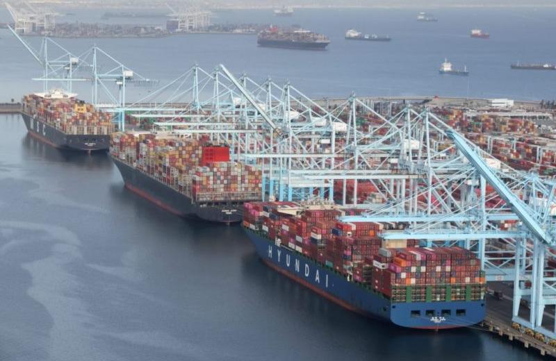 Бум морських контейнерних перевезень, пов’язаний за пандемією, закінчився