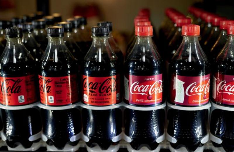 Coca-Cola випробовує нову технологію виробництва пластикових плашок