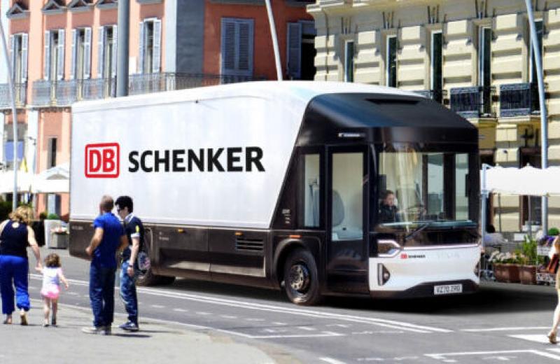 Німецька компанія DB Schenker створює парк з майже 1500 електричних вантажівок