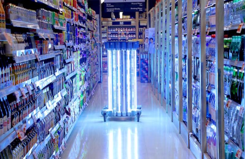 Тайський супермаркет використовує робота для боротьби з коронавірусом