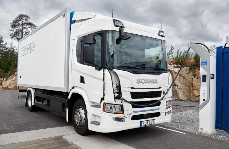 Scania почне продавати електричні вантажівки у листопаді