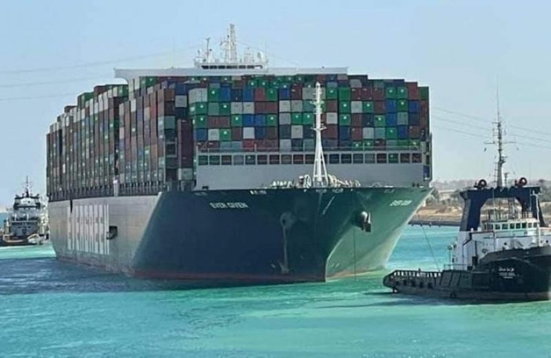 Нарешті контейнеровоз Ever Given, що блокував Суецький канал, можуть звільнити
