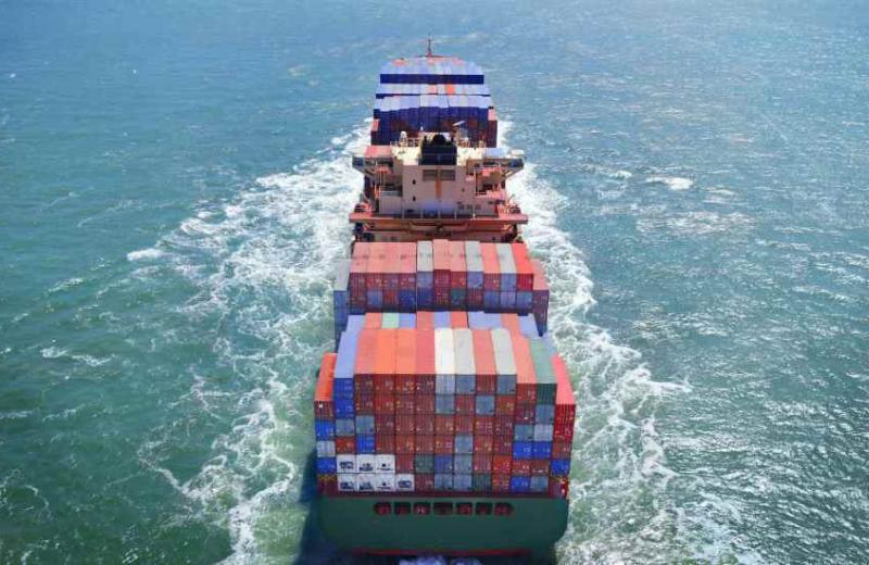 Китайський виробник меблів будує власне морське судно-контейнеровоз