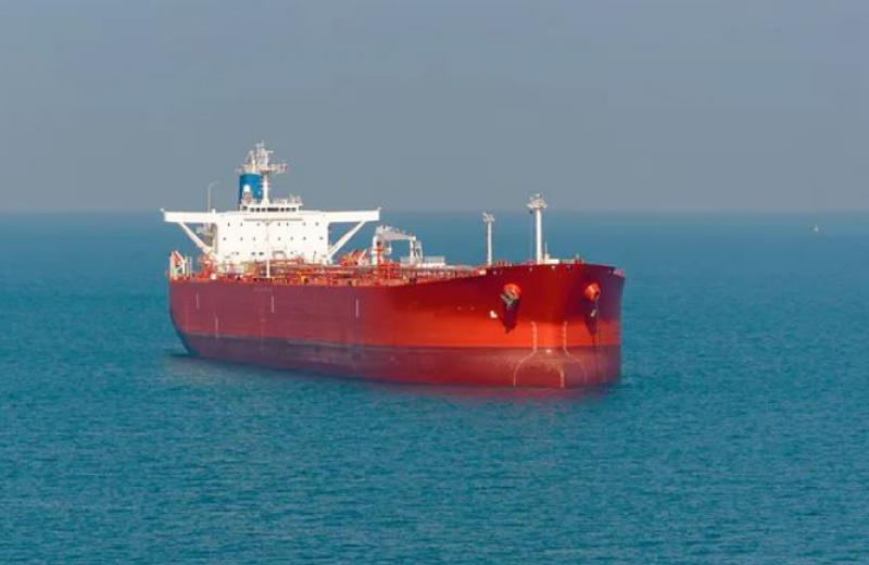 Танкер з російською нафтою тиняється між європейськими портами: ніде не приймають 