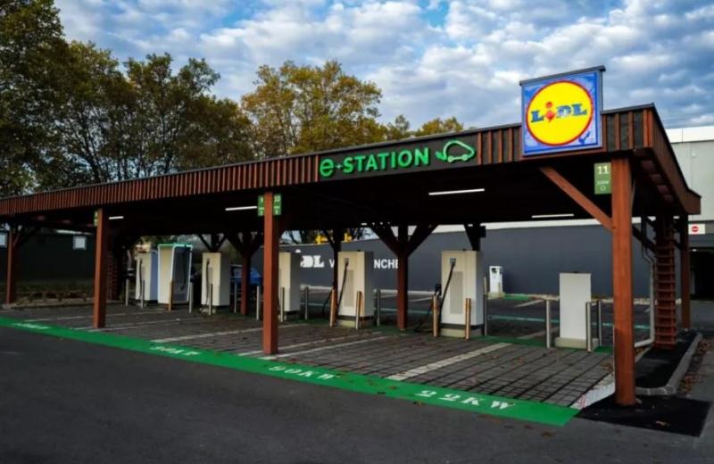 Торгова мережа Lidl France облаштовує зарядні станції для електромобілів біля кожного супермаркету