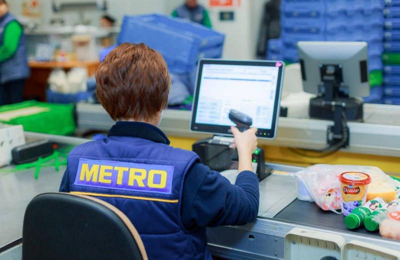 METRO пояснює, чому мережа продовжує працювати у Росії