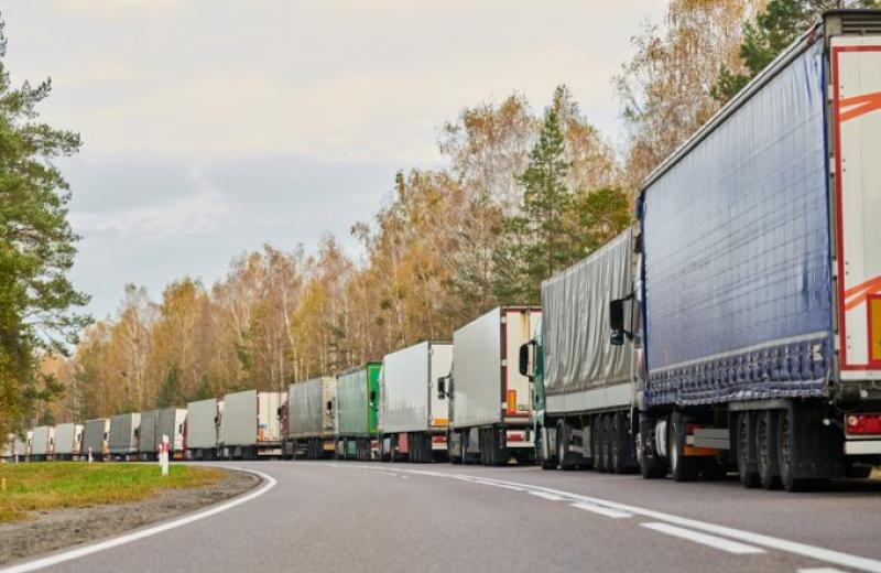 Рух вантажівок на польсько-білоруському кордоні блокують без запровадження відповідних санкцій