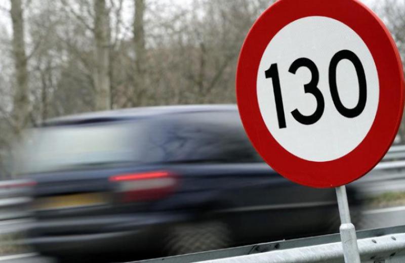 У Нідерландах обмежили швидкість на автомагістралях до 100 км/год. Як швидко можна їздити у інших країнах?