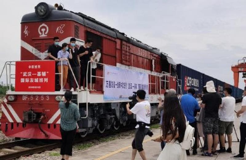 Доставляти товари з Китаю в Україну тепер можна в два рази швидше - залізницею