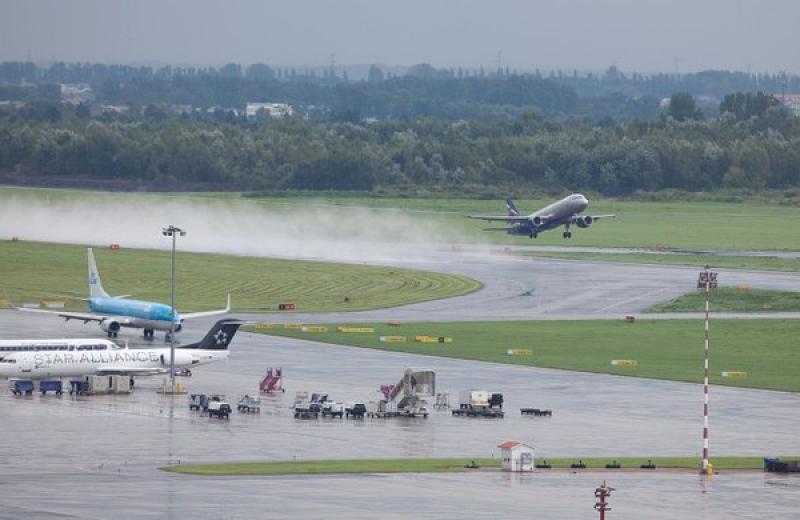 Сотням авіакомпаній, що літають до Польщі, загрожують гігантські штрафи