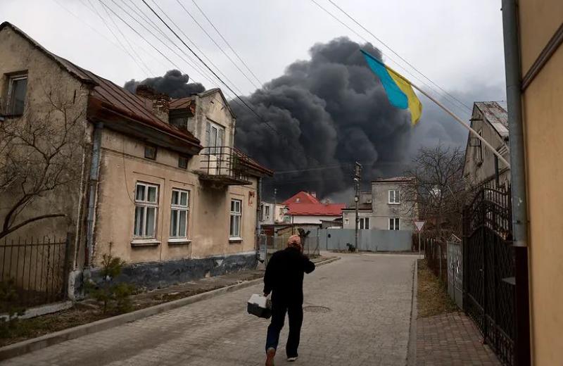 Ворог націлився на знищення української логістики та стратегічних запасів