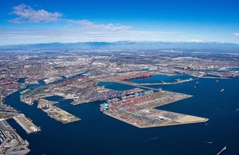 Американські порти почали штрафувати за невчасно прибрані контейнери
