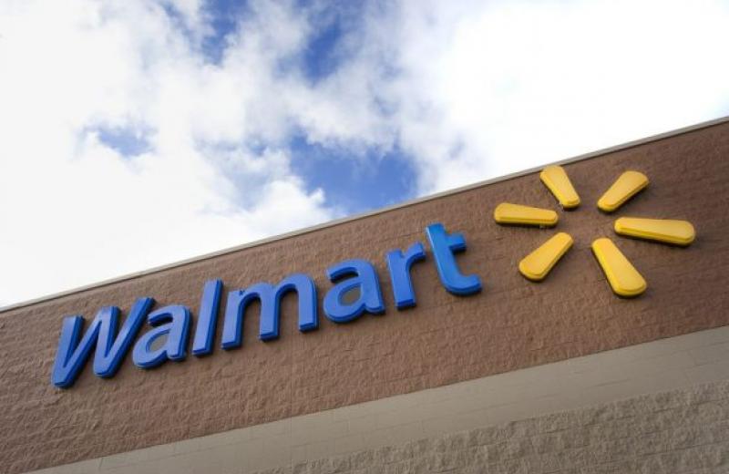 Walmart вимушено підвищує мінімальну зарплату на складах