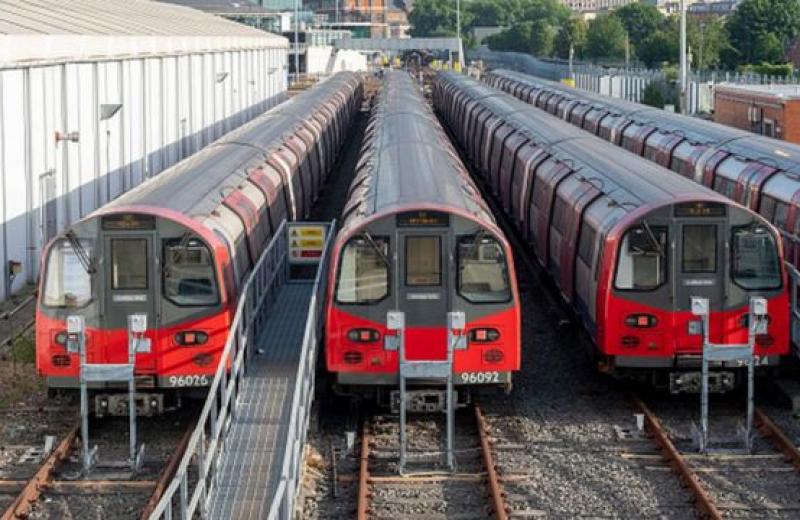 Велика Британія змінює законодавство, щоб забезпечити дотримання «мінімальних залізничних послуг» під час страйків