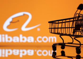 Alibaba починає програвати у конкуренції з іншою китайською платформою електронної комерції