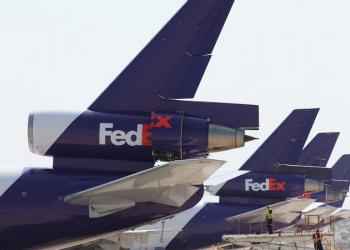 Поштова служба США суттєво скорочує витрати на послуги FedEx