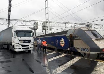 Перевізники хочуть подати судовий позов проти французького уряду за блокаду вантажівок на кордоні