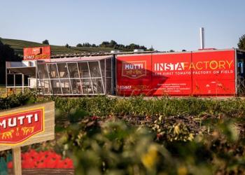 Італійська компанія запустила пересувний завод з переробки томатів
