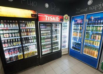У Польщі власники крамниць хочуть отримувати доплату за продаж охолоджуваних напоїв