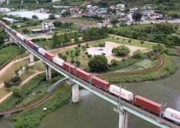 У Південній Кореї запускають вантажний потяг з удвічі більшою середньою швидкістю, ніж у пасажирського