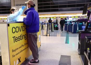 США скасовує тестування на Covid на міжнародних авіарейсах