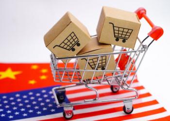 Американська митниця ініціює зниження податкового порогу на китайський імпорт