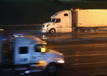 У США зменшується дефіцит водіїв вантажівок: компанії підвищили зарплату
