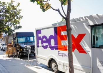 UPS і FedEx змагаються у наданні знижок на перевезення посилок