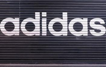 Adidas згортає бізнес у Гонконгу