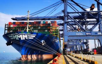 Азіатські вантажовідправники зазнали подвійного удару через відсутність контейнерів та брак суден
