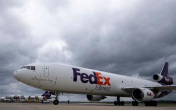 FedEx скорочує видатки через зниження прибутків у цьому році