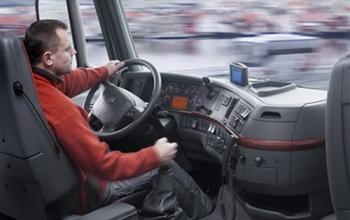 Експерт розповів, хто працює за кермом на польських вантажівках