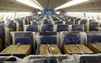 Китай забороняє перевозити вантажі на сидіннях у літаках