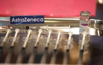 Відмова низки країн від вакцини AstraZeneca розриває щойно налагоджені ланцюги постачання