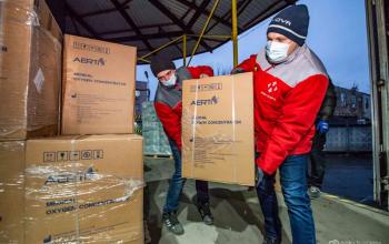 «Нова пошта» передала медзакладам і фонду «Свої» 150 кисневих концентраторів на 10 млн грн