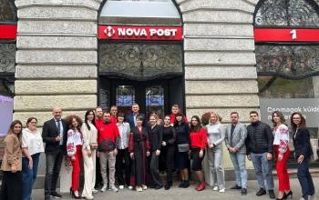 Нова пошта відкрила перше відділення та запустила кур’єрську доставку в Угорщині