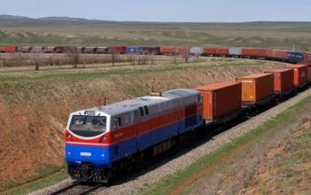 Замовлення на доставку вантажів залізницею з Китаю до Європи почали скасовувати