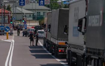 Поляки обурюються значним зростанням вартості перевезень вантажів для українських біженців