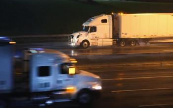 У США зменшується дефіцит водіїв вантажівок: компанії підвищили зарплату