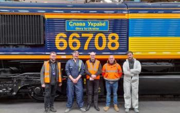 Британський залізничний оператор запустив синьо-жовтий локомотив з гаслом «Слава Україні!»