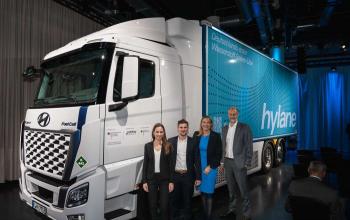 У Німеччині дозволили експлуатацію першої серійної вантажівки на водневому паливі