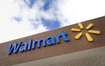 Walmart вимушено підвищує мінімальну зарплату на складах